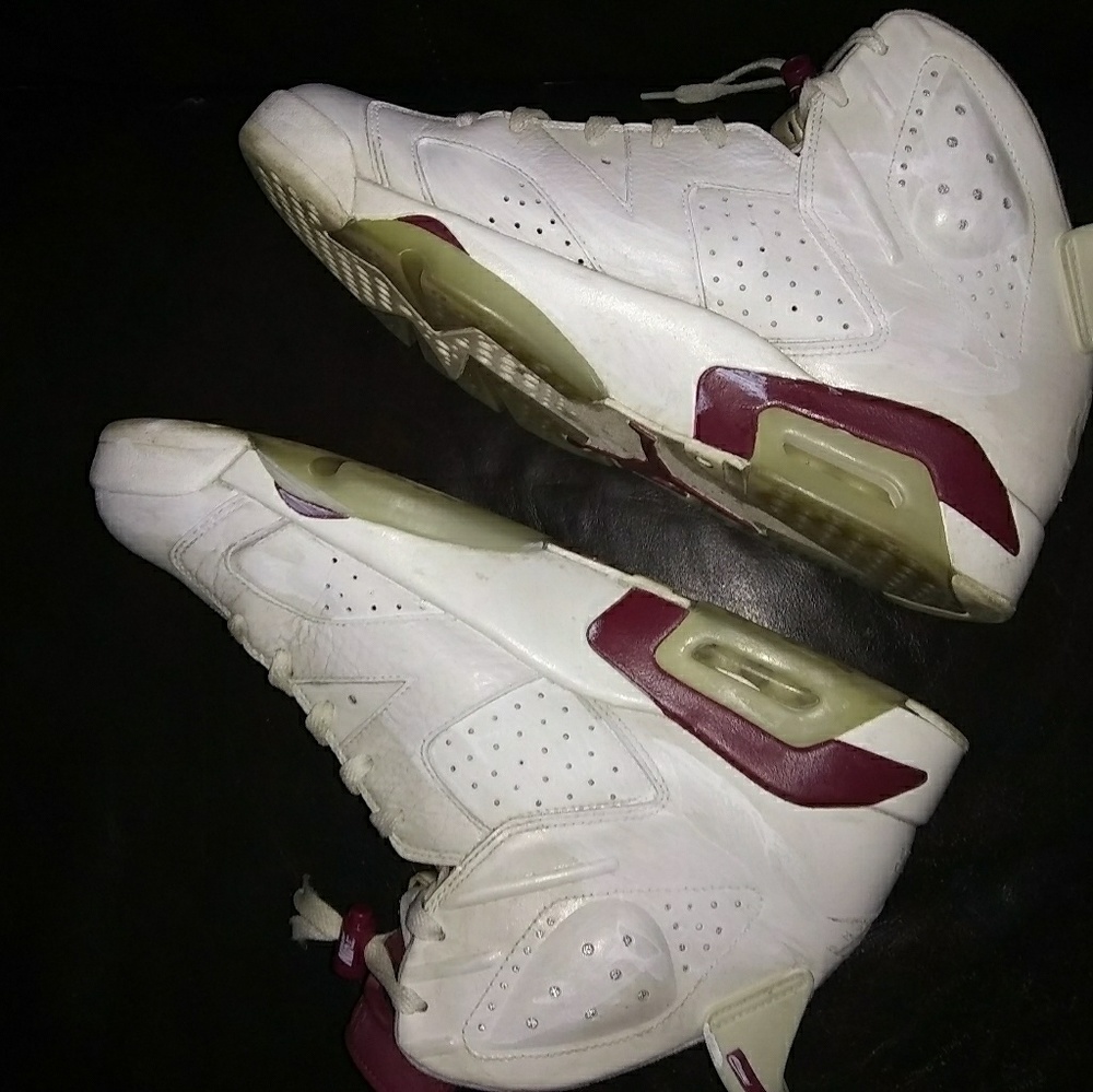Jordan 6 maroons